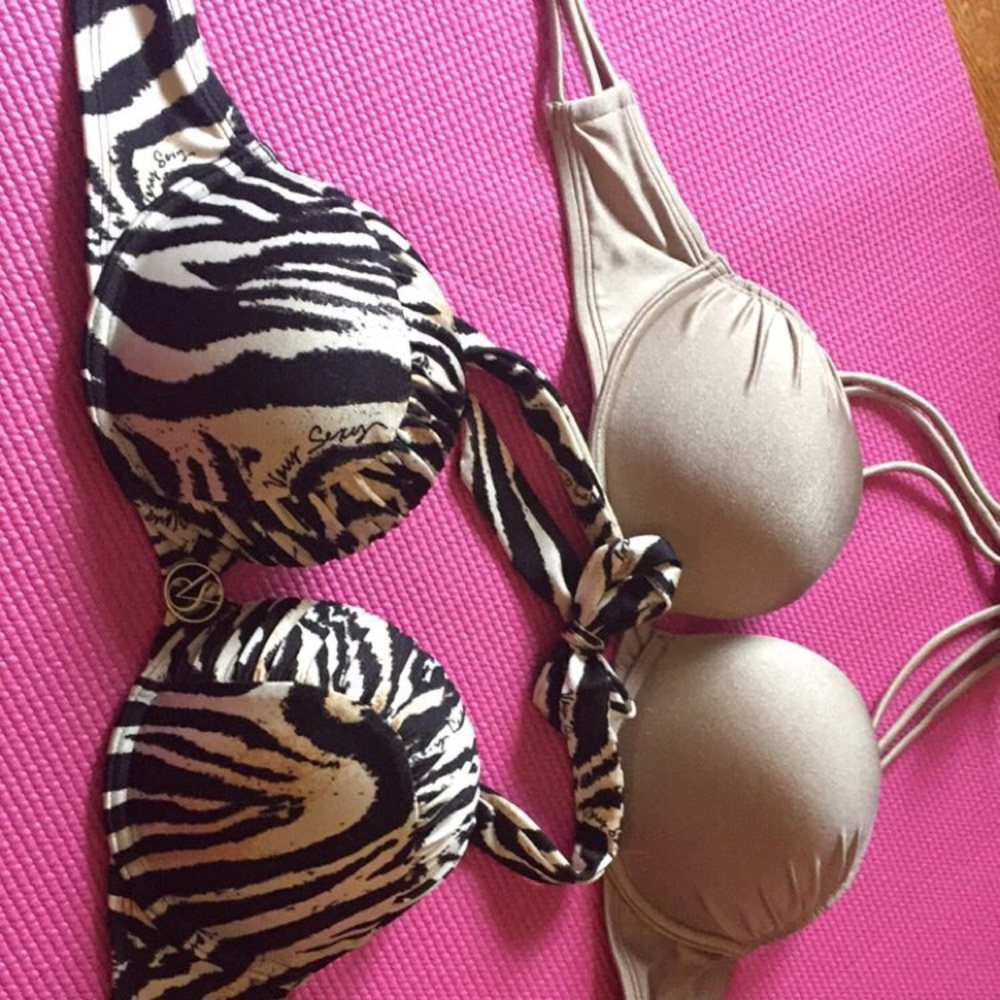 Victoria's Secret bombshell swim top